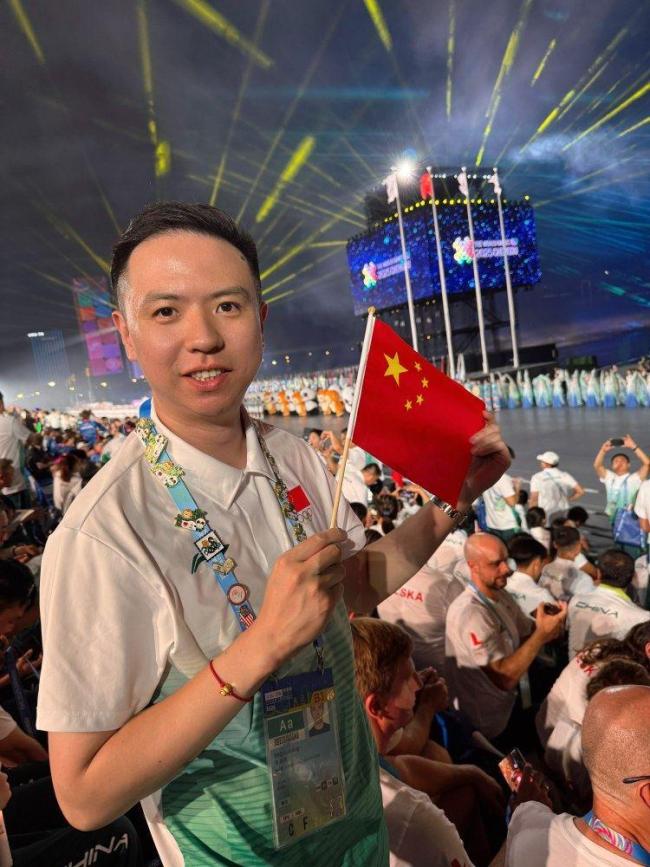 场传出了一 场传出了一