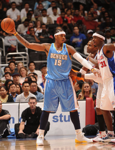 牢牢掌控在 牢牢掌控在